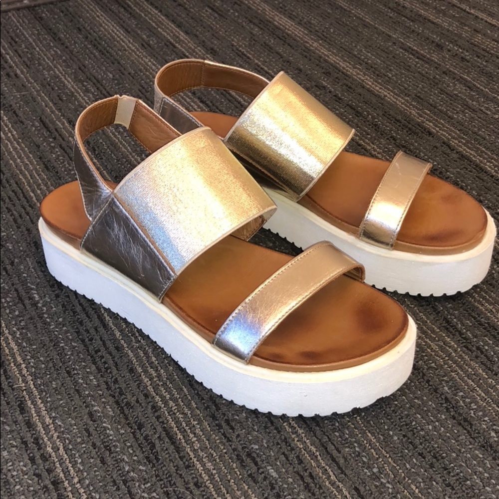 Inuovo Gold Sandals Size 7